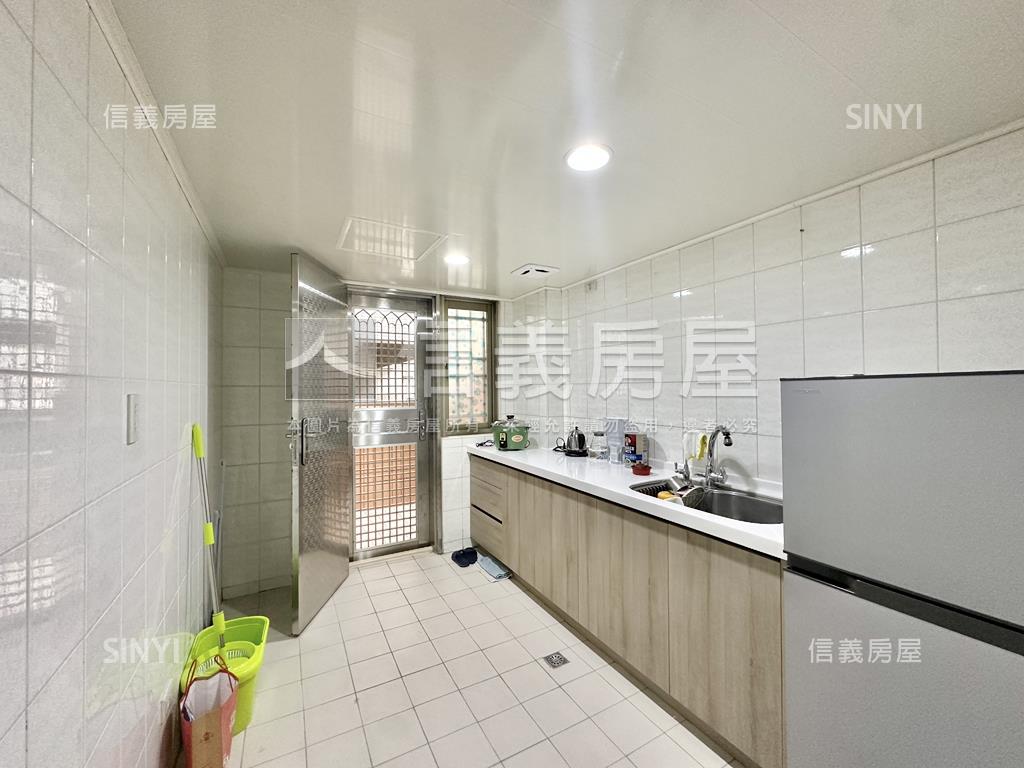 正四川路透店房屋室內格局與周邊環境