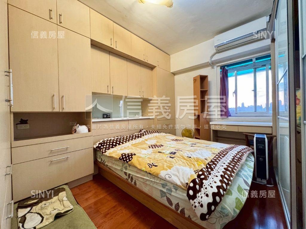 登峰造極樓中樓四房車位房屋室內格局與周邊環境