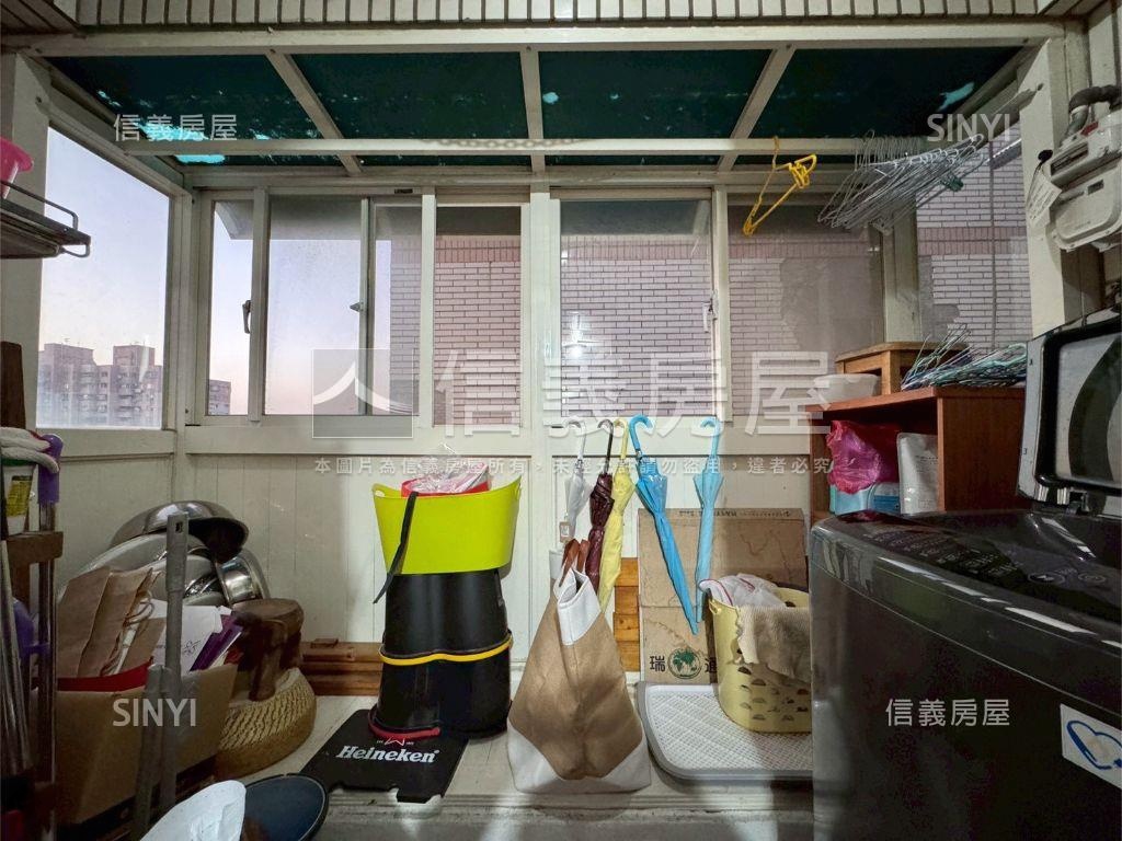 登峰造極樓中樓四房車位房屋室內格局與周邊環境