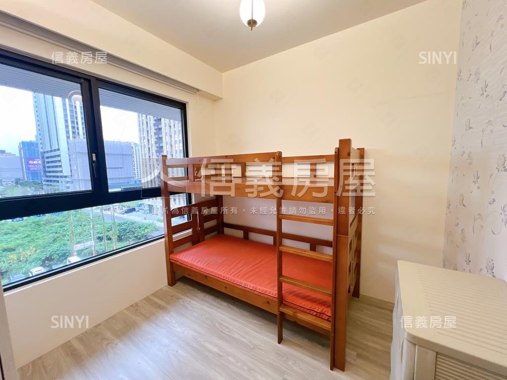 德鄰ｉＣａｒａｔ三房車位房屋室內格局與周邊環境