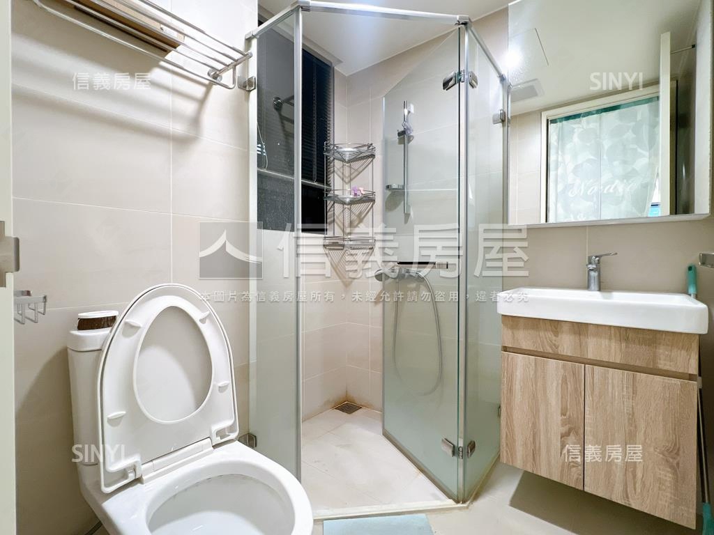 德鄰ｉＣａｒａｔ三房車位房屋室內格局與周邊環境