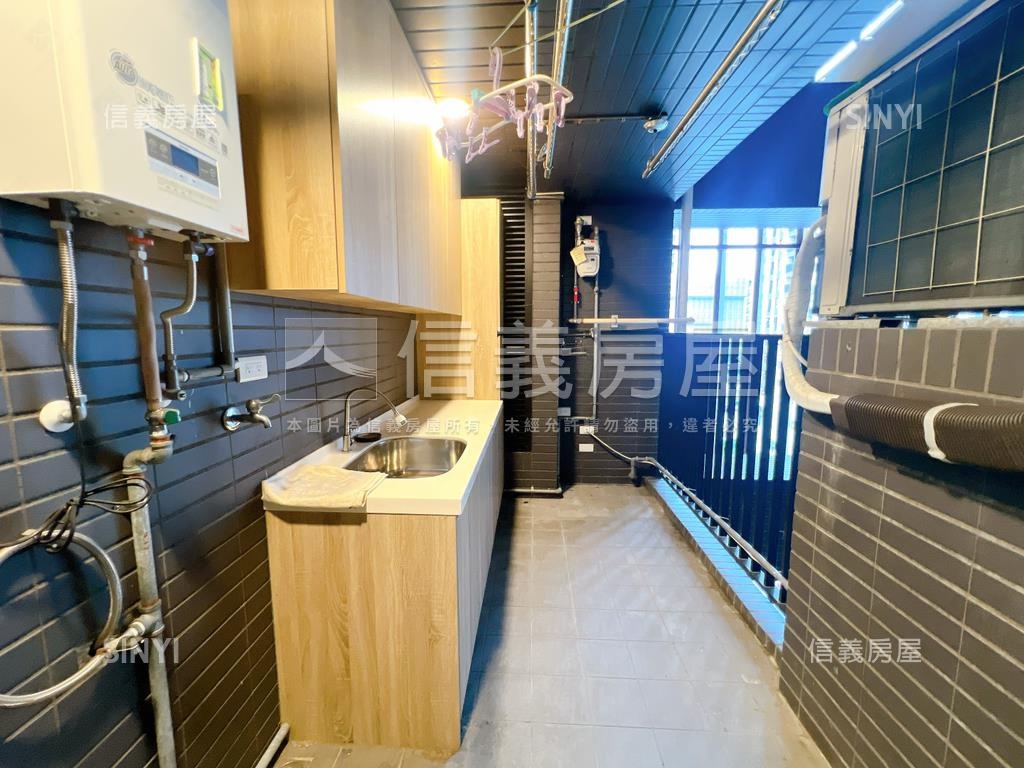 德鄰ｉＣａｒａｔ三房車位房屋室內格局與周邊環境