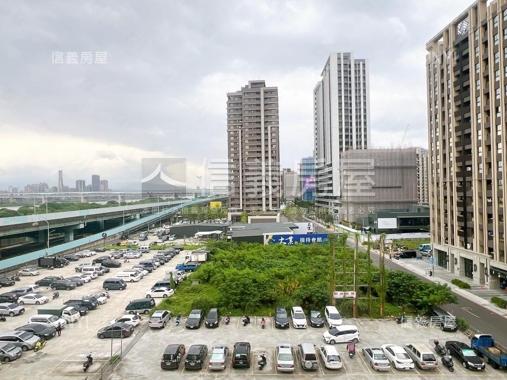 德鄰ｉＣａｒａｔ三房車位房屋室內格局與周邊環境