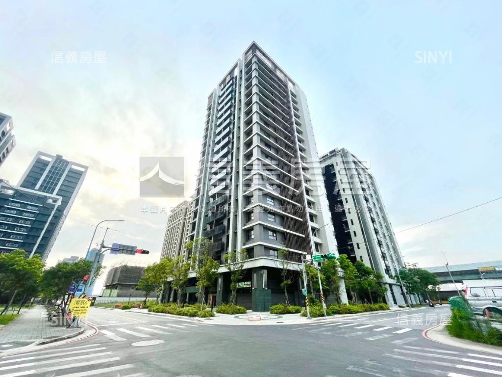 德鄰ｉＣａｒａｔ三房車位房屋室內格局與周邊環境