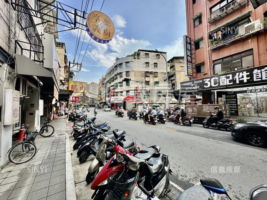 名流天下漂亮名邸三房房屋室內格局與周邊環境