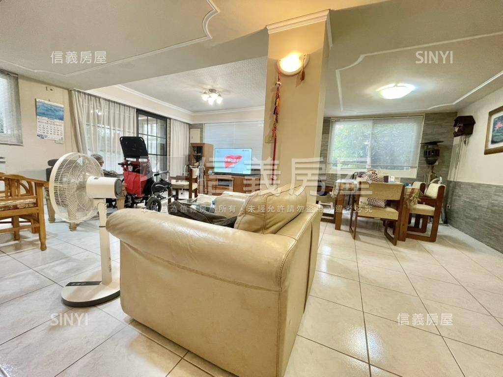 石牌捷運大庭院車庫美透天房屋室內格局與周邊環境