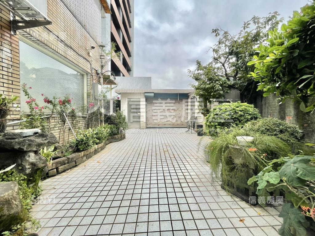石牌捷運大庭院車庫美透天房屋室內格局與周邊環境