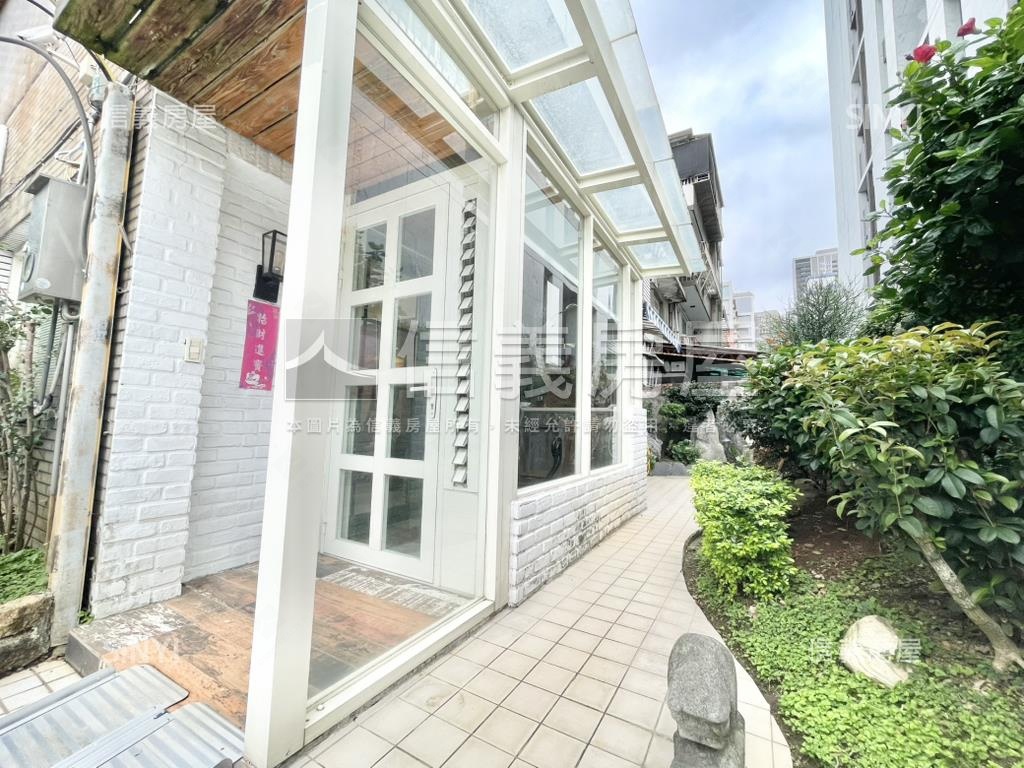 石牌捷運大庭院車庫美透天房屋室內格局與周邊環境