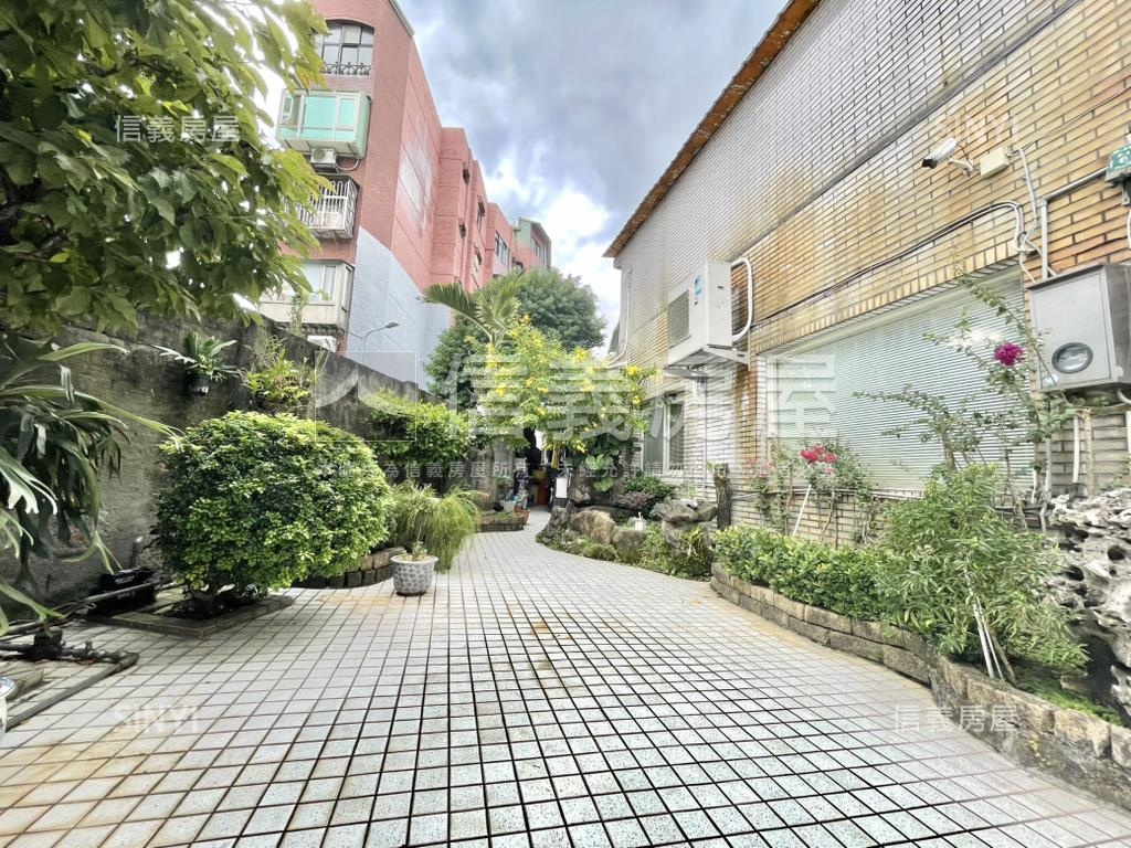 石牌捷運大庭院車庫美透天房屋室內格局與周邊環境