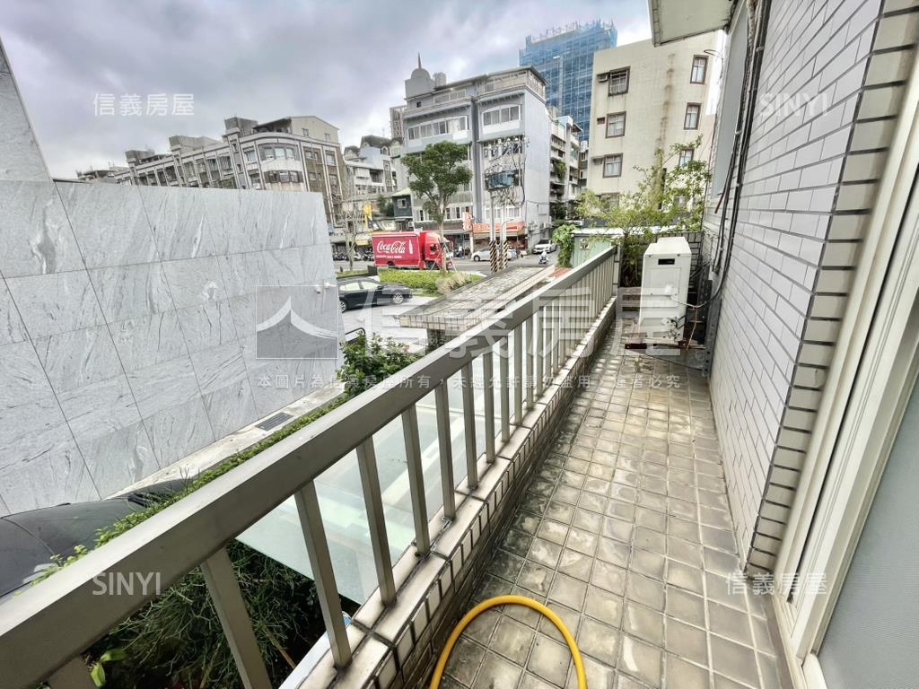 石牌捷運大庭院車庫美透天房屋室內格局與周邊環境