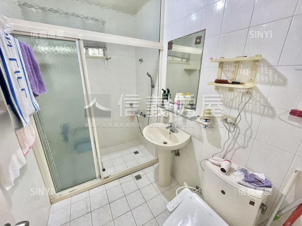 石牌捷運大庭院車庫美透天房屋室內格局與周邊環境