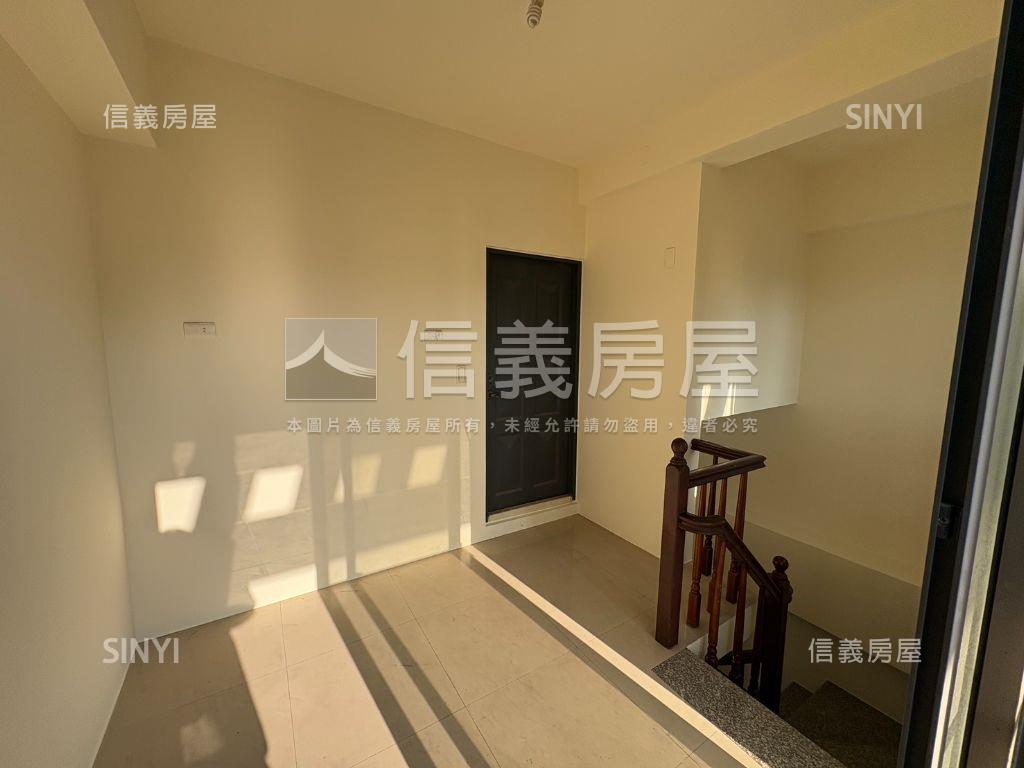 烏日近捷運站大面寬店面房屋室內格局與周邊環境