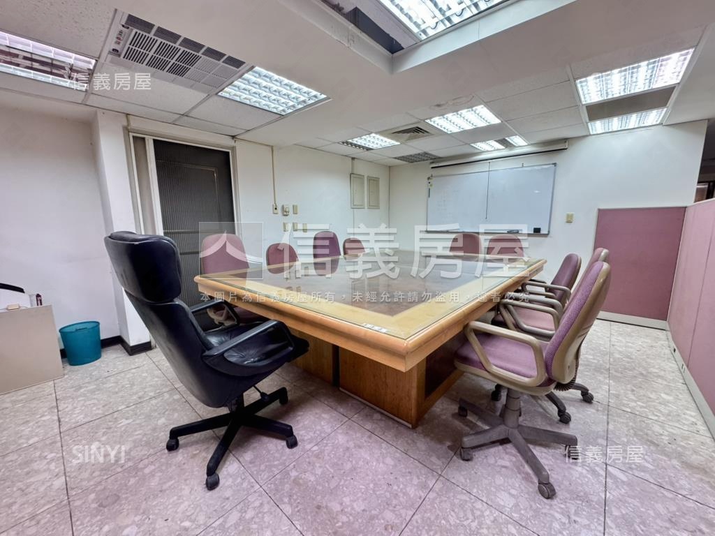 台中西屯１６０商辦房屋室內格局與周邊環境