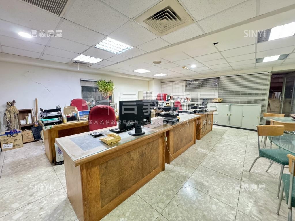 台中西屯１６０商辦房屋室內格局與周邊環境