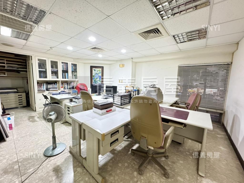台中西屯１６０商辦房屋室內格局與周邊環境