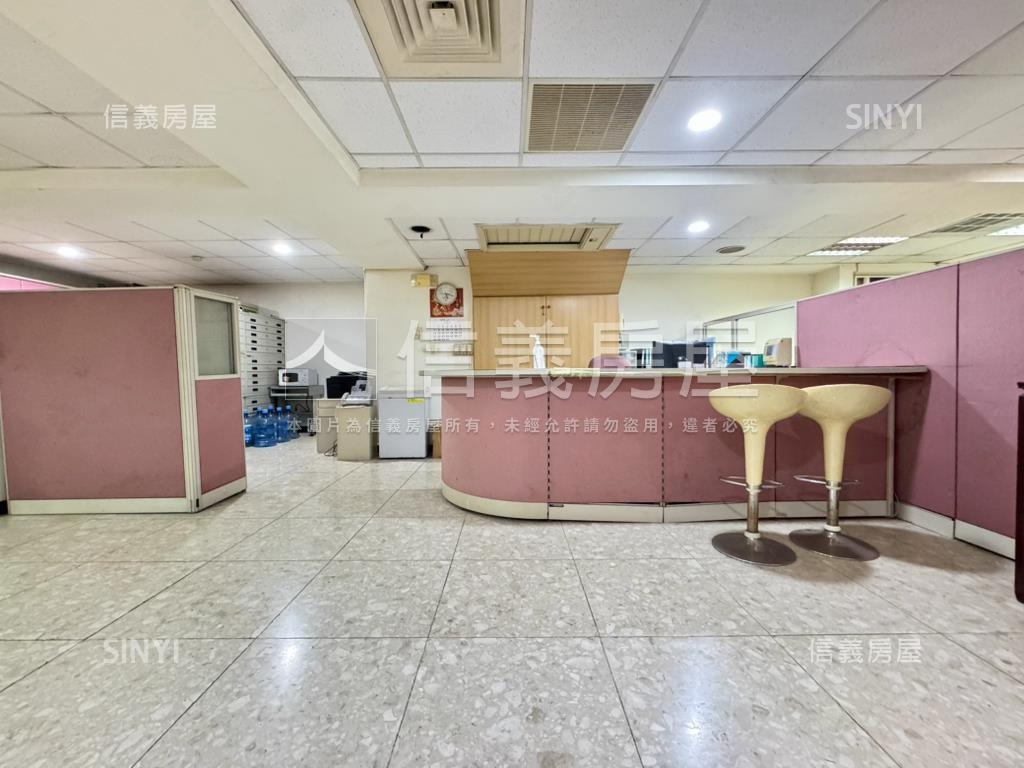 台中西屯１６０商辦房屋室內格局與周邊環境