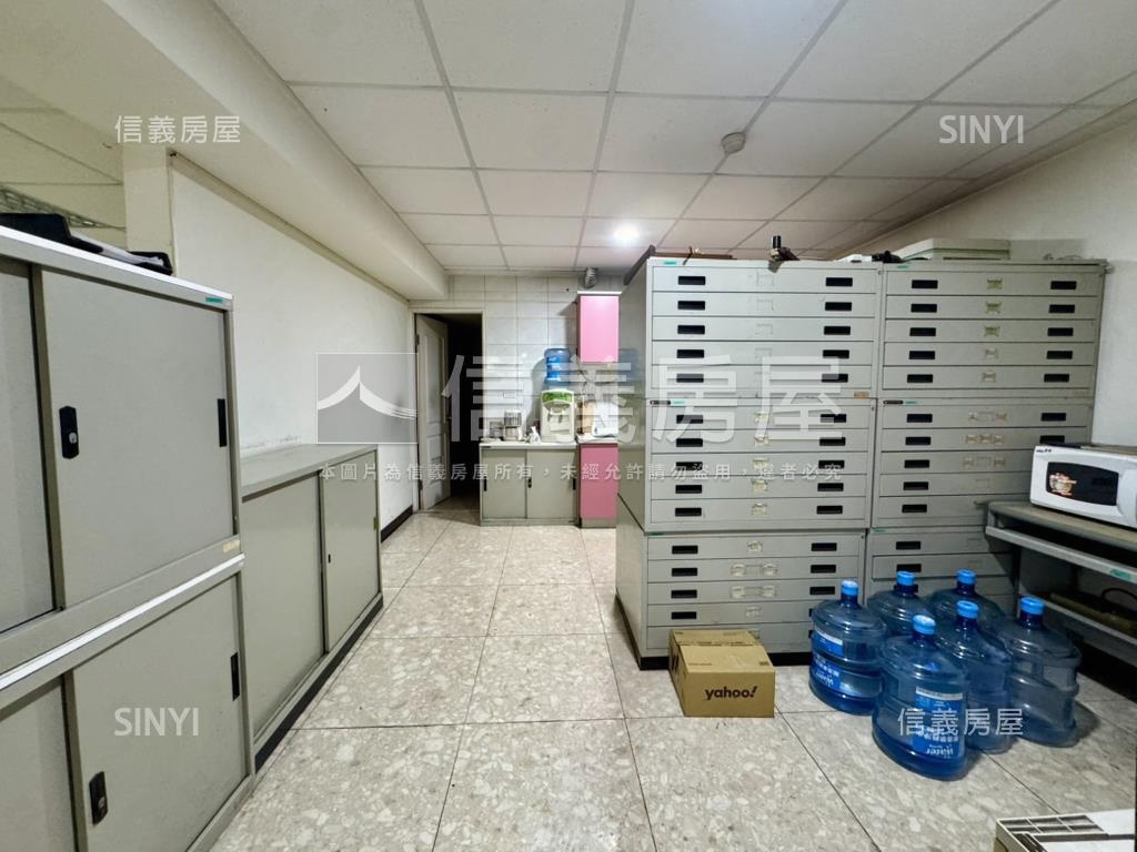 台中西屯１６０商辦房屋室內格局與周邊環境