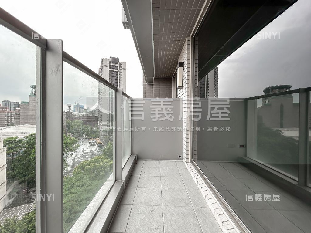國泰悠揚邊間三房附車位房屋室內格局與周邊環境