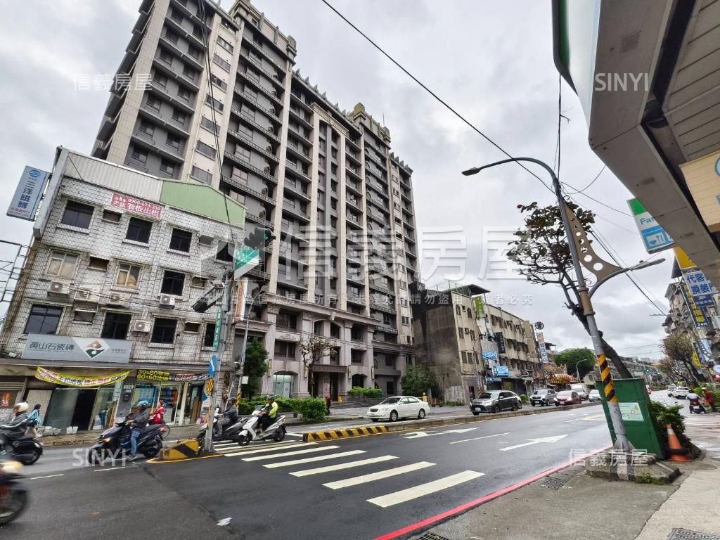 信義樂章邊間方正兩房車位房屋室內格局與周邊環境