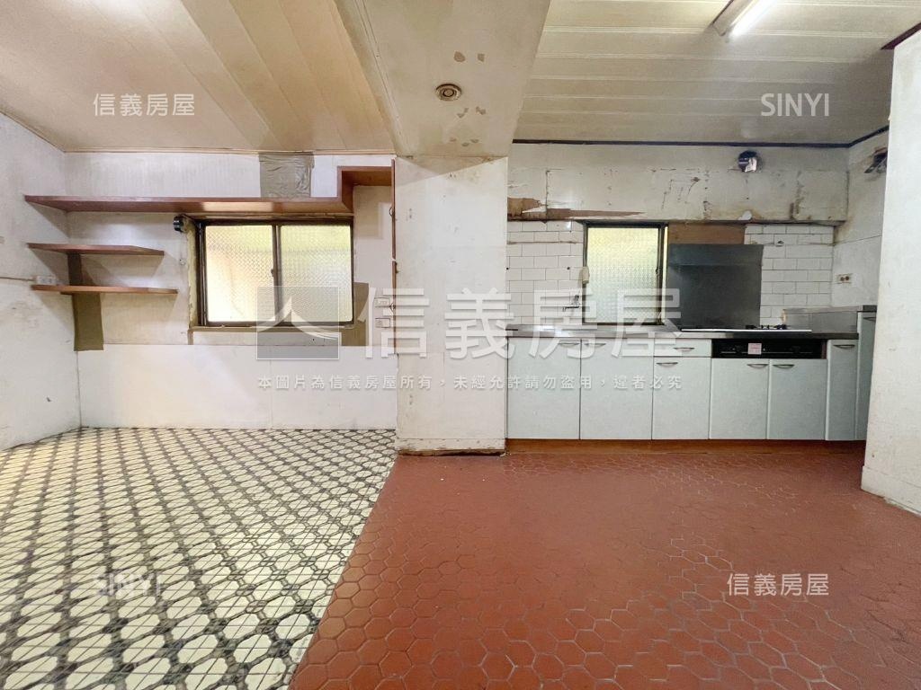 推!低總價三民市場透天房屋室內格局與周邊環境