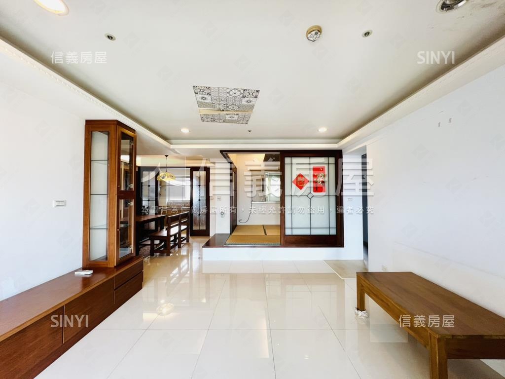 南方翡翠就是這間房屋室內格局與周邊環境