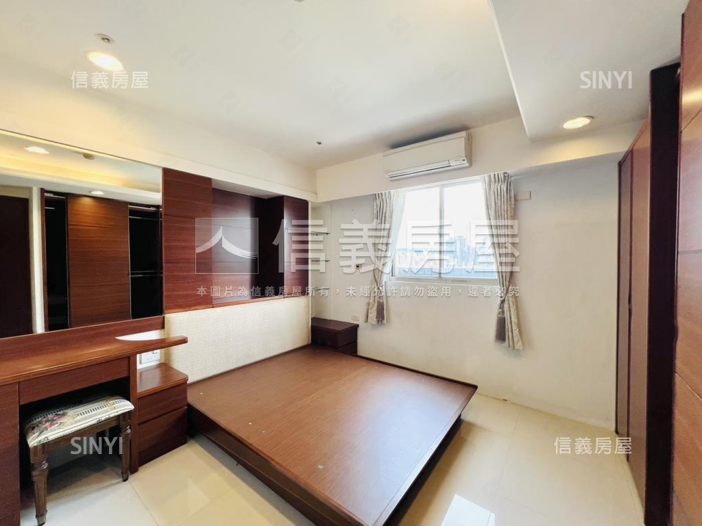 南方翡翠就是這間房屋室內格局與周邊環境