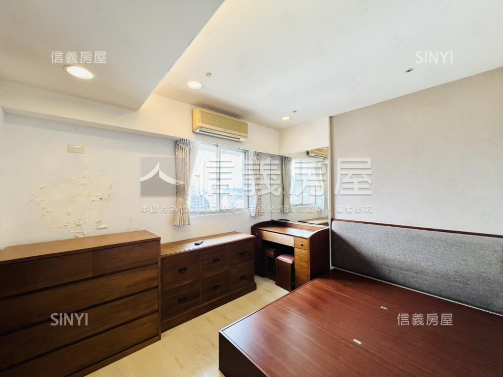 南方翡翠就是這間房屋室內格局與周邊環境