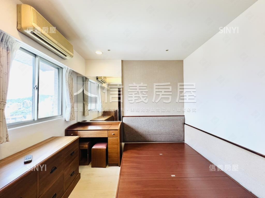 南方翡翠就是這間房屋室內格局與周邊環境