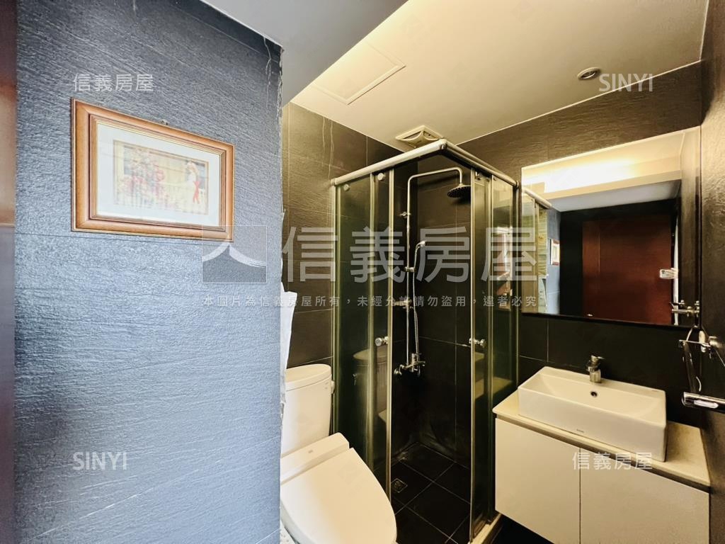 南方翡翠就是這間房屋室內格局與周邊環境