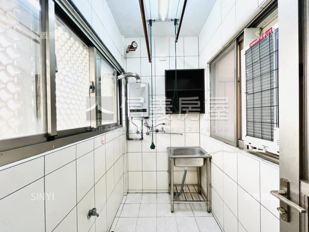 南方翡翠就是這間房屋室內格局與周邊環境