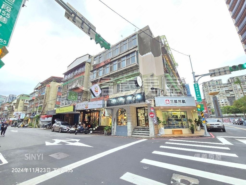 南京巨蛋△角窗邊間店面房屋室內格局與周邊環境