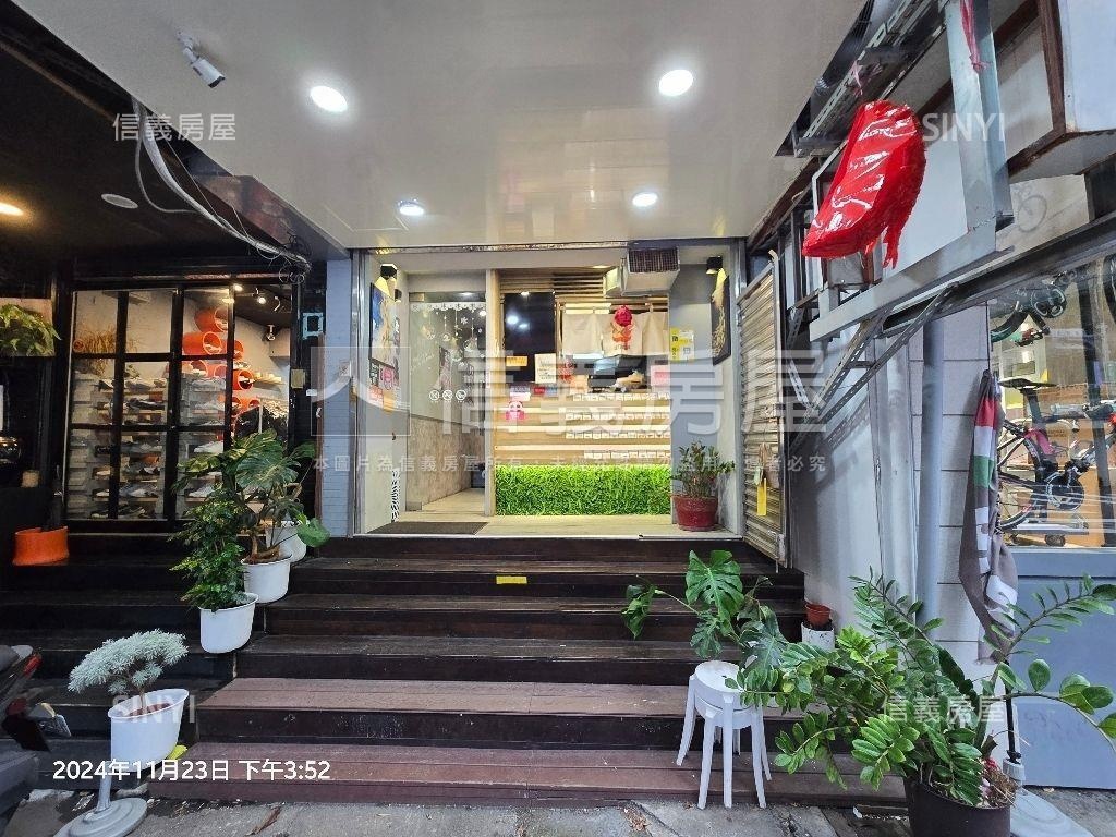南京巨蛋△角窗邊間店面房屋室內格局與周邊環境