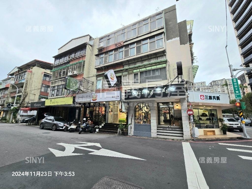 南京巨蛋△角窗邊間店面房屋室內格局與周邊環境