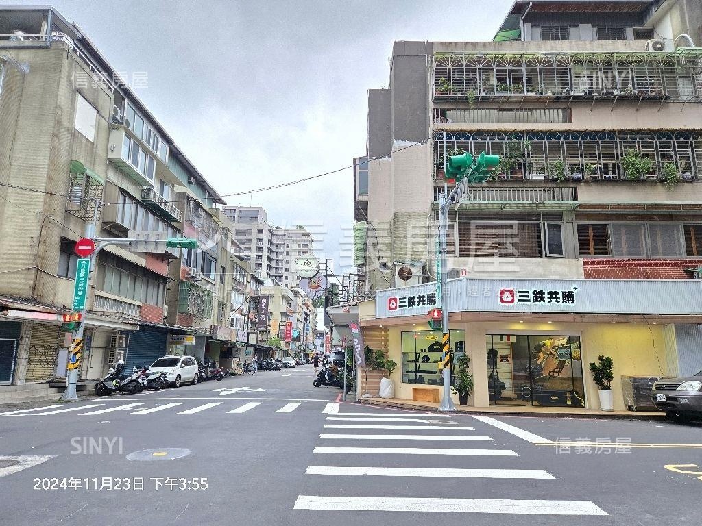 南京巨蛋△角窗邊間店面房屋室內格局與周邊環境