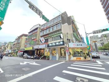 南京巨蛋△角窗邊間店面