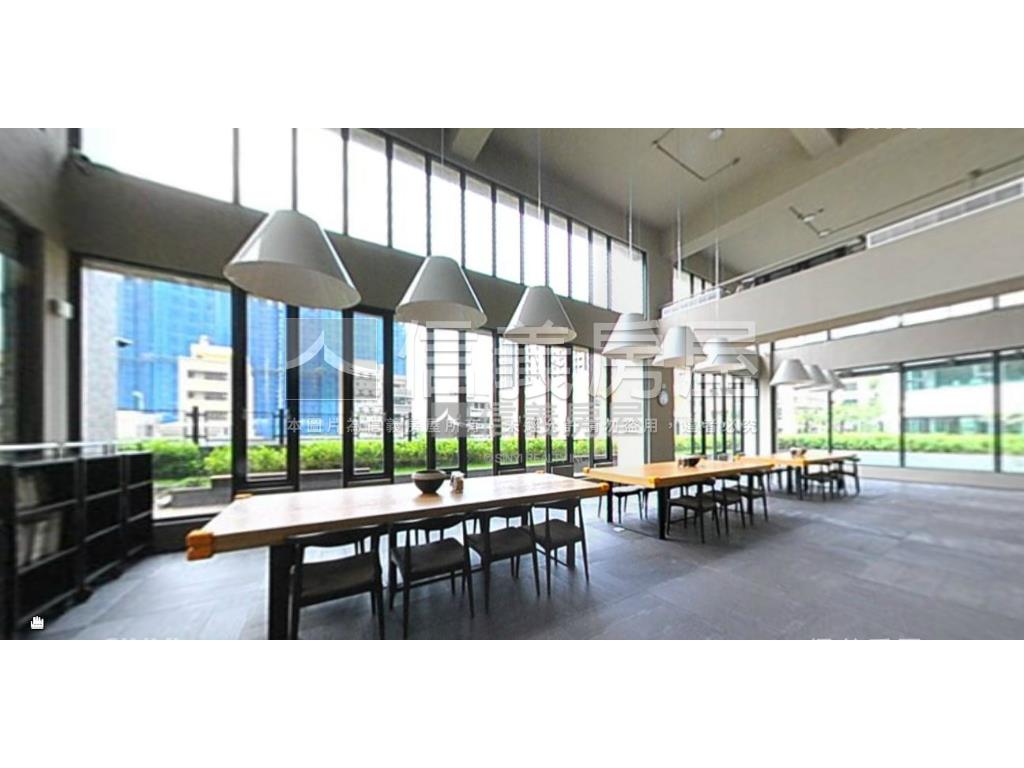 科大椰林主附７０坪三車位房屋室內格局與周邊環境