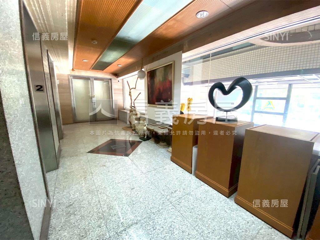 三采企業大樓角間大店面房屋室內格局與周邊環境