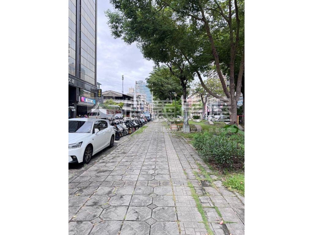 三采企業大樓角間店面房屋室內格局與周邊環境