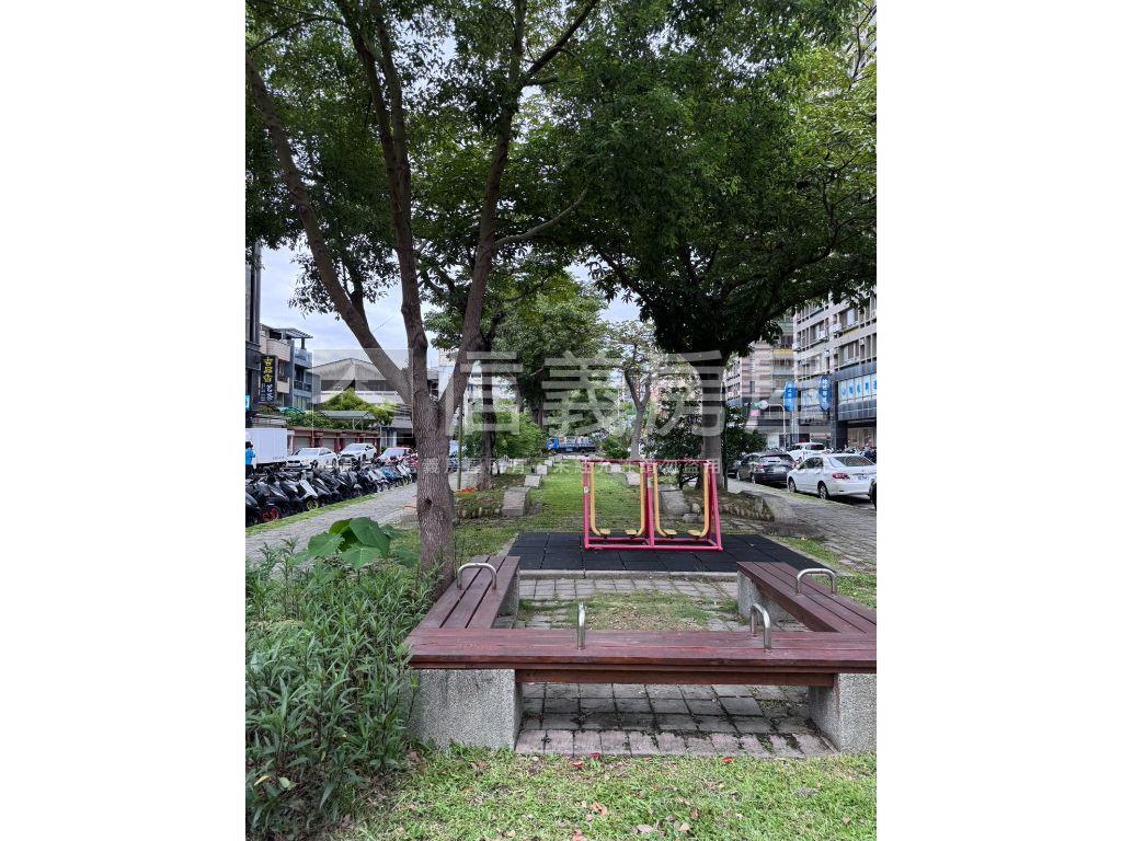 三采企業大樓角間店面房屋室內格局與周邊環境