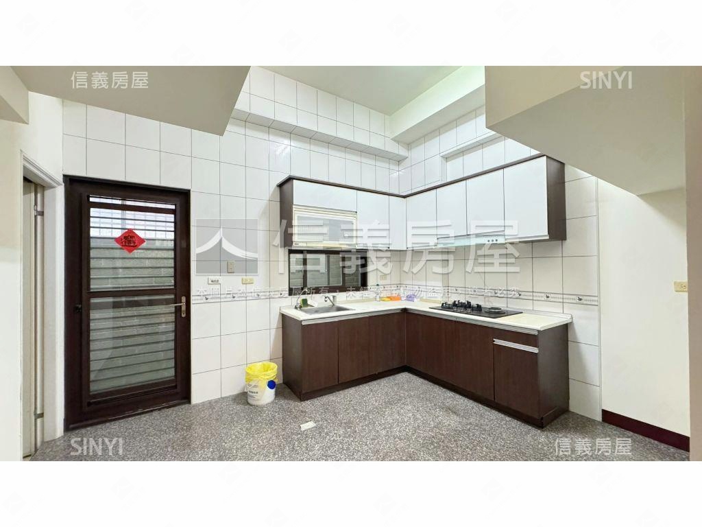 十期近東山路四房庭院別墅房屋室內格局與周邊環境