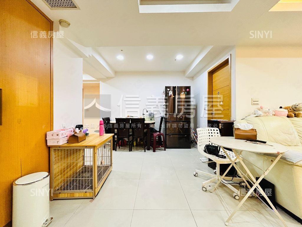 自強三面採光優質四房房屋室內格局與周邊環境