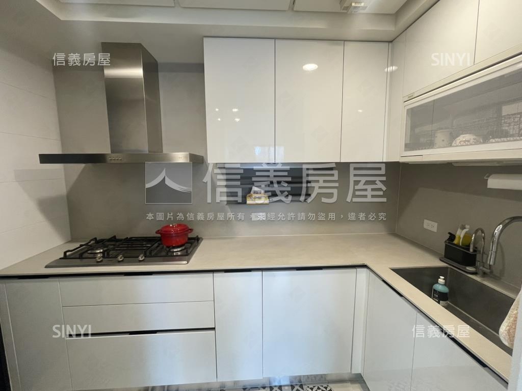 觀市政朝南裝潢視野雙平車房屋室內格局與周邊環境