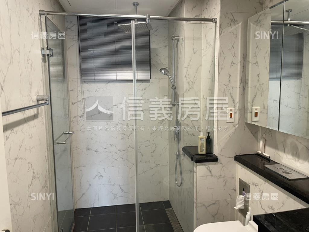 觀市政朝南裝潢視野雙平車房屋室內格局與周邊環境