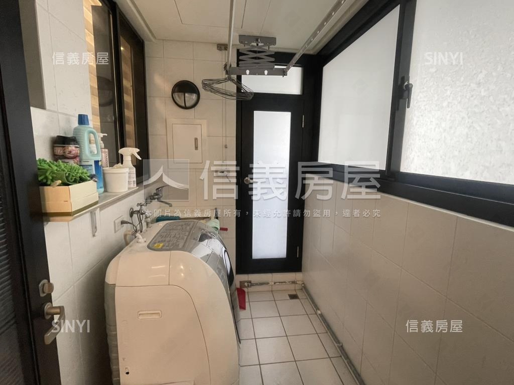 觀市政朝南裝潢視野雙平車房屋室內格局與周邊環境