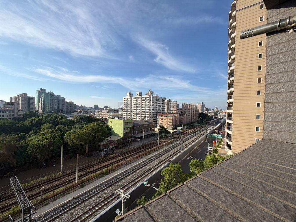 河美御景河景兩房平面車位房屋室內格局與周邊環境