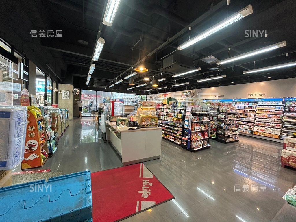 近ＳＯＧＯ連鎖角窗店面房屋室內格局與周邊環境