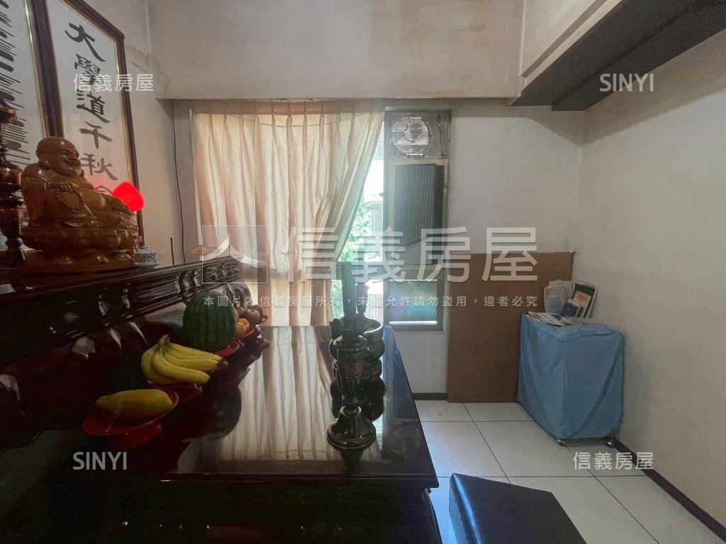 專任仙境四房車位房屋室內格局與周邊環境