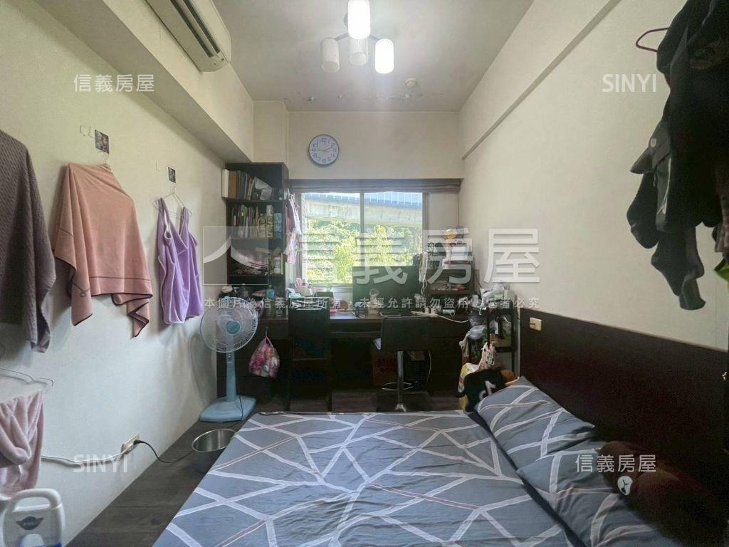 專任仙境四房車位房屋室內格局與周邊環境