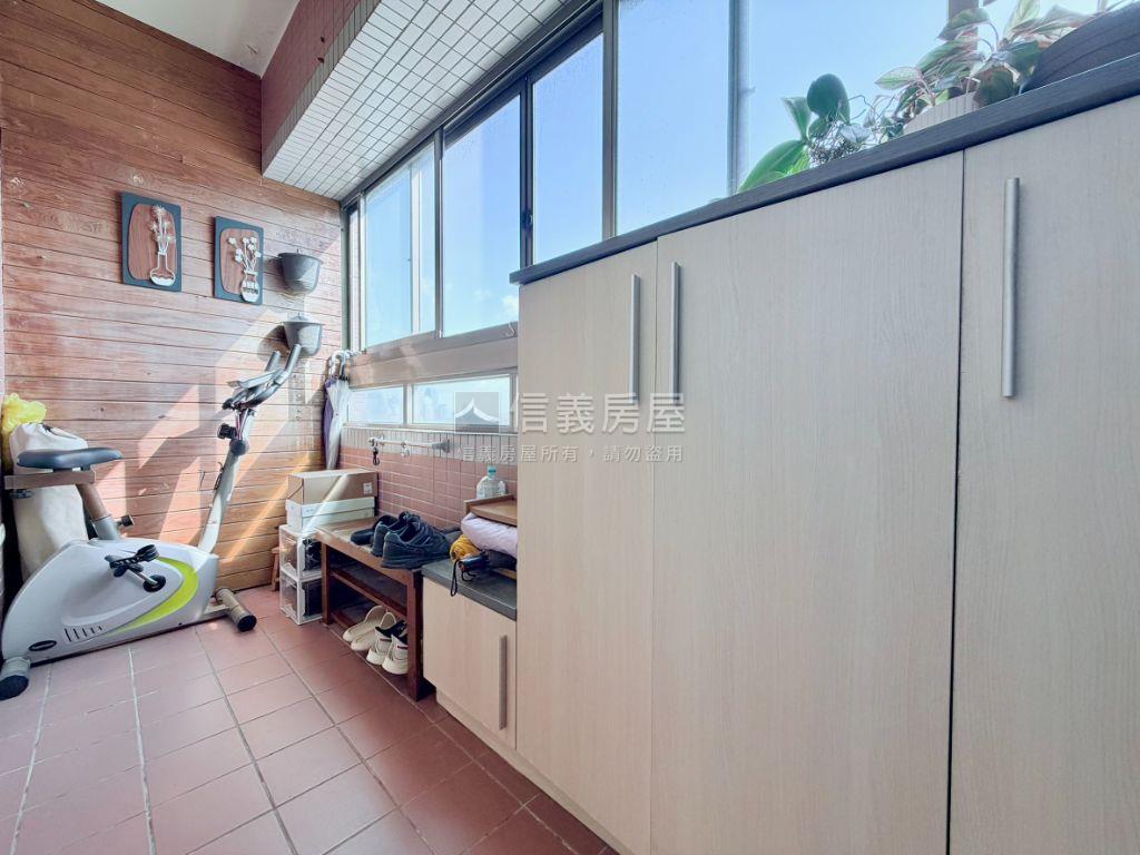 讚！熊貓福華四房車視野佳房屋室內格局與周邊環境