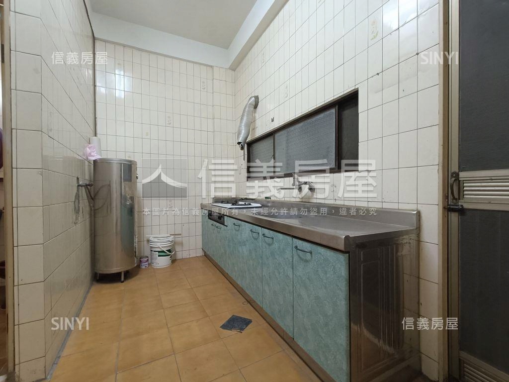 大灣步步高升透天房屋室內格局與周邊環境